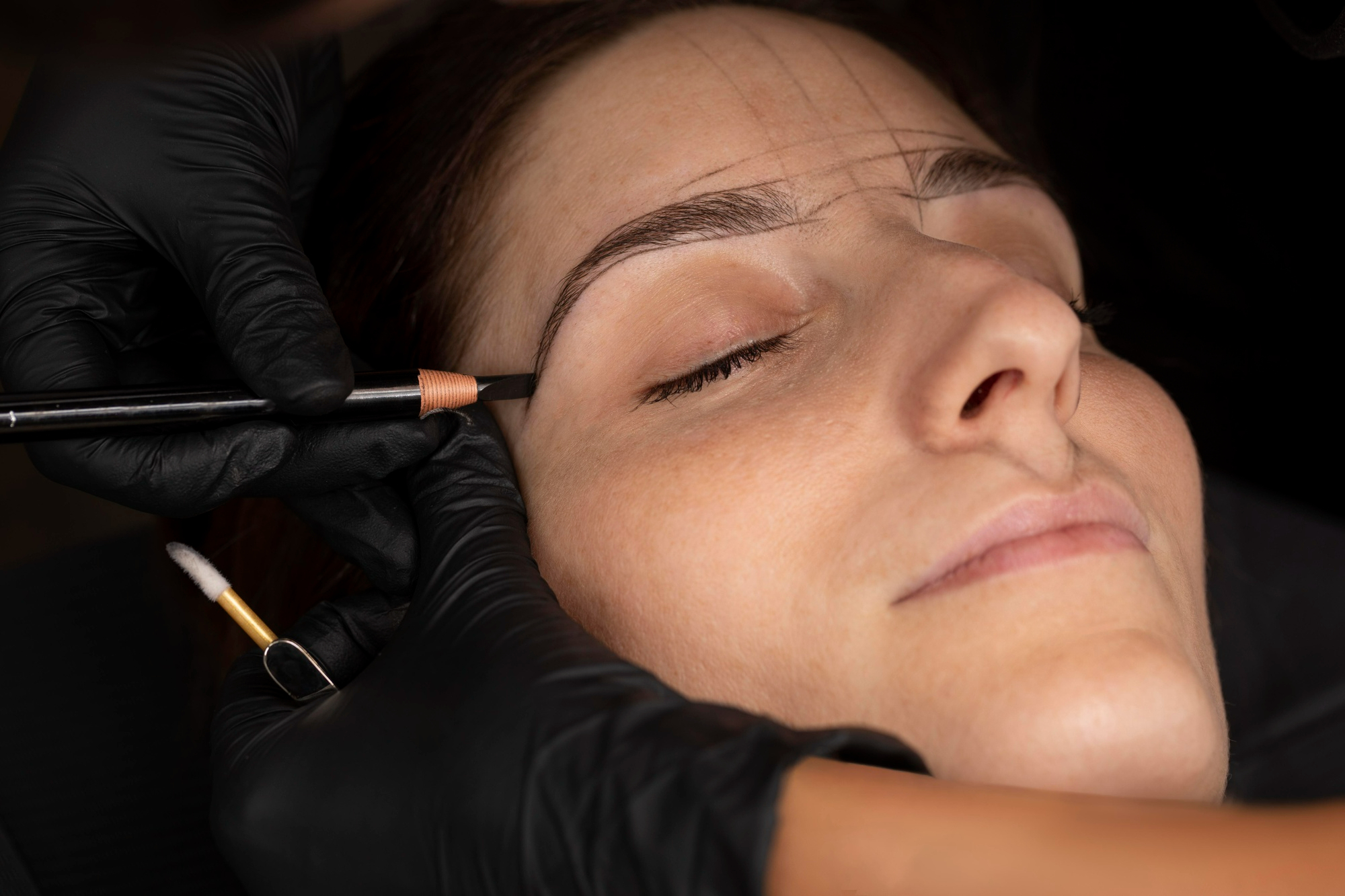 Zašto je ponovo u modi imati prirodan izgled obrva － Brow Lift