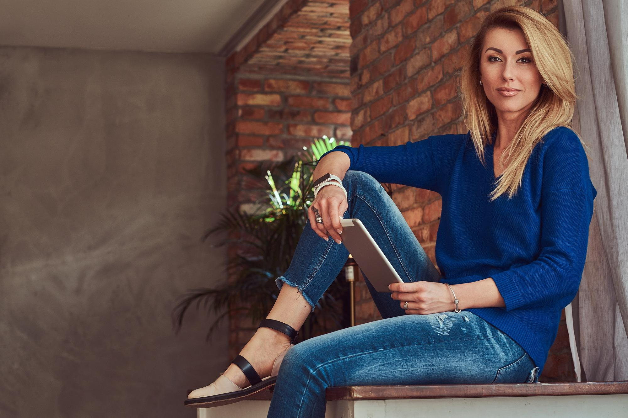 Kombinacije s trapericama koje su uvijek moderne