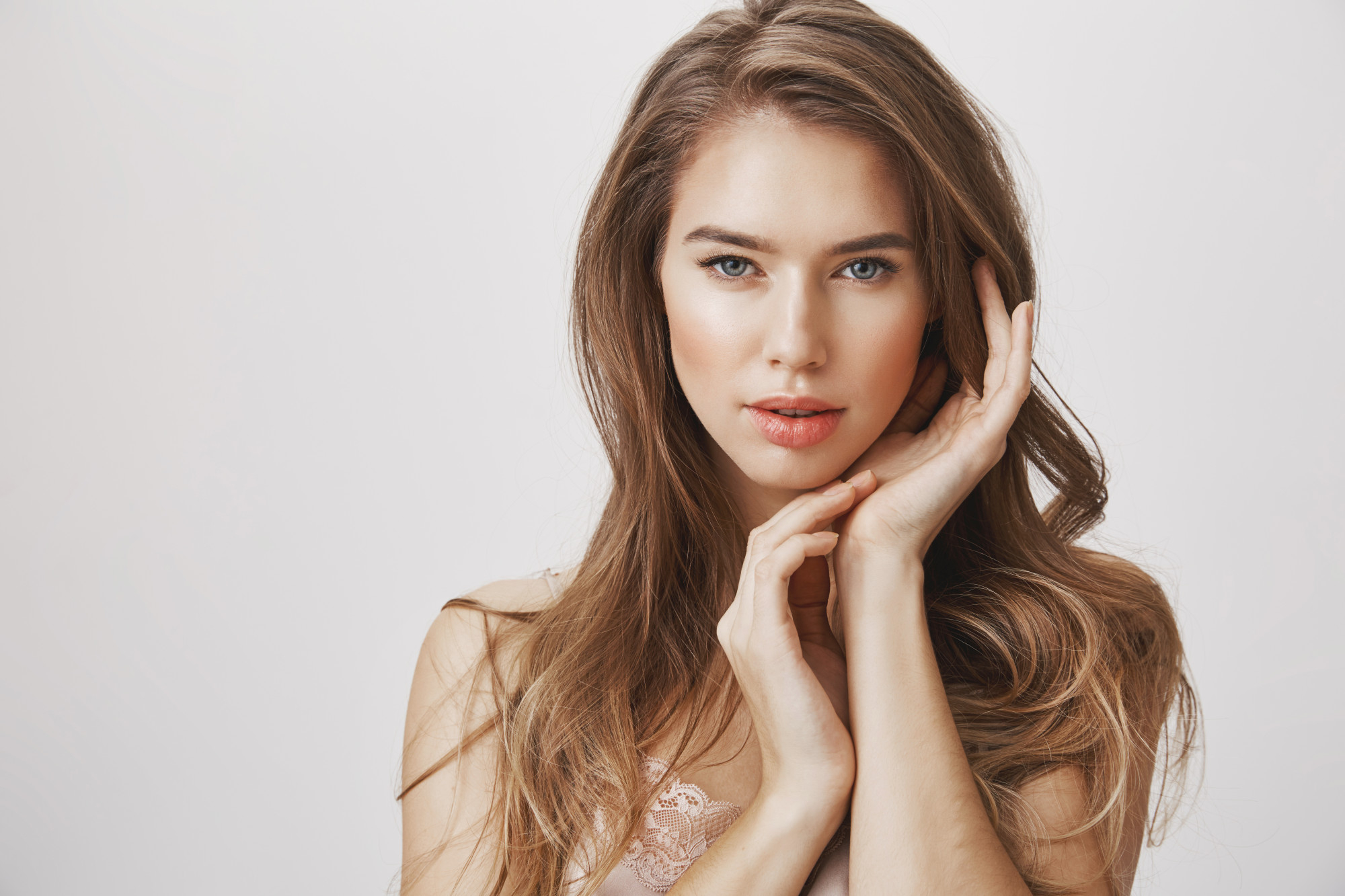 Maderoterapija lica protiv bora: kako potaknuti kolagen bez agresivnih metoda