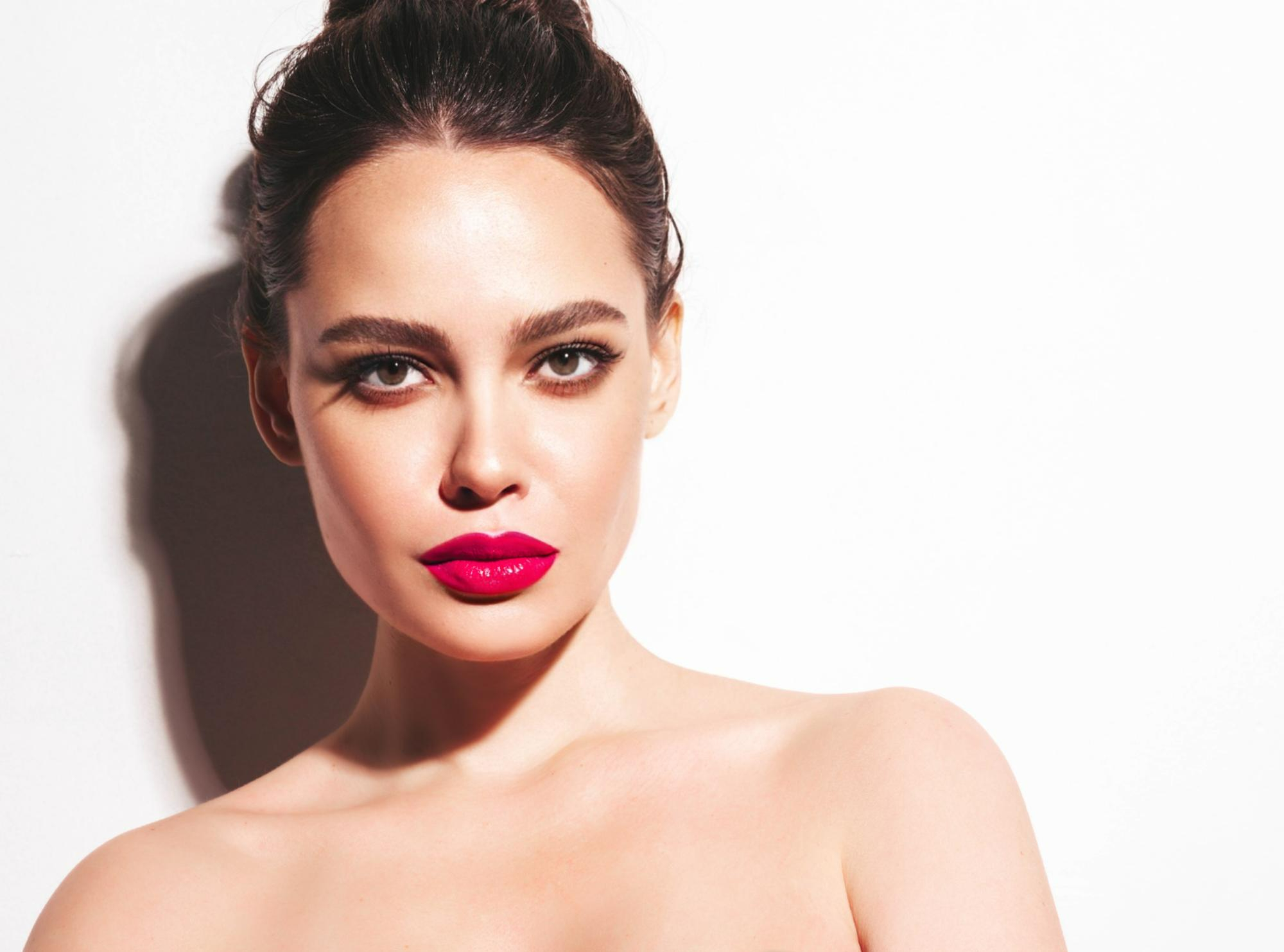 Transformiraj svoj pogled u 30 minuta – otkrij Brow Lift tajnu!