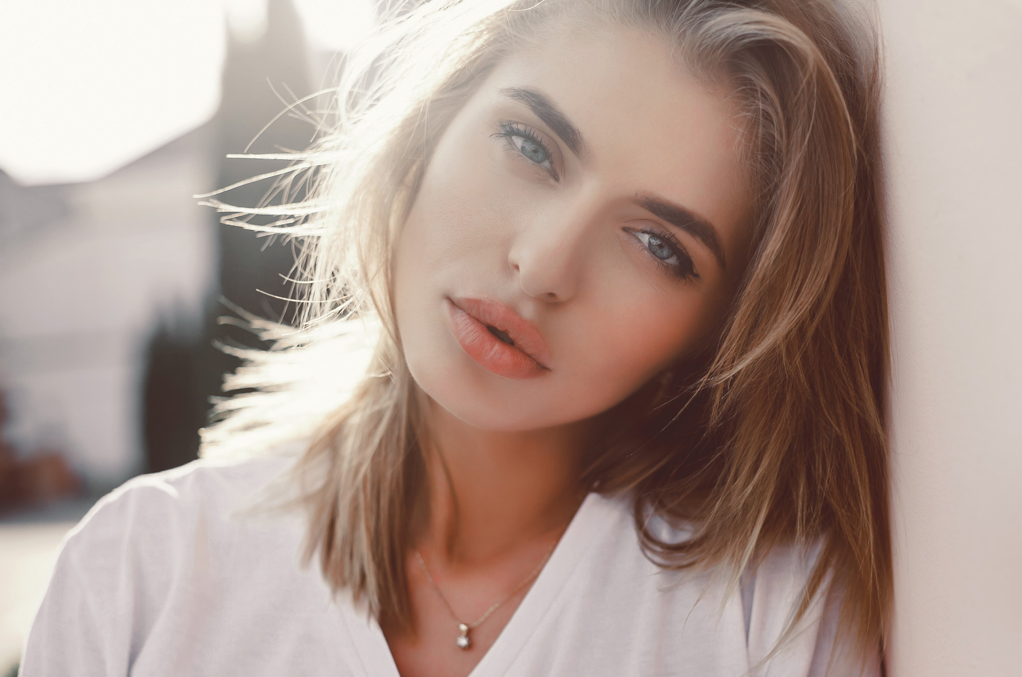 Prirodni lifting lica i uloga terapeutske masaže lica u njezi kože